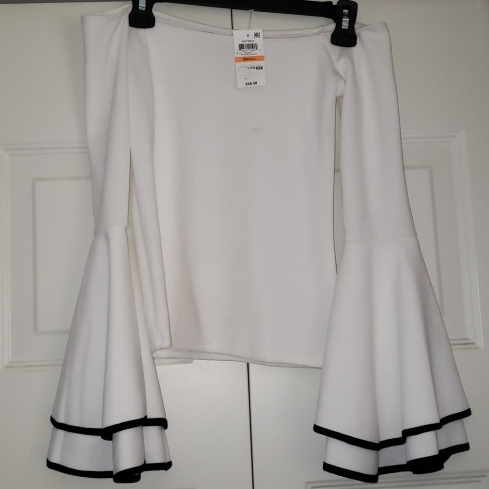BarIII Off shoulders bell sleeve bodycon top